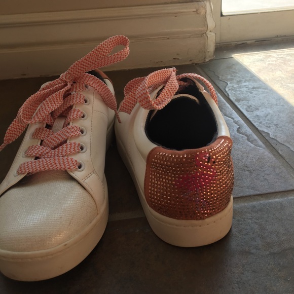 Shoes - Picture 4 of 4